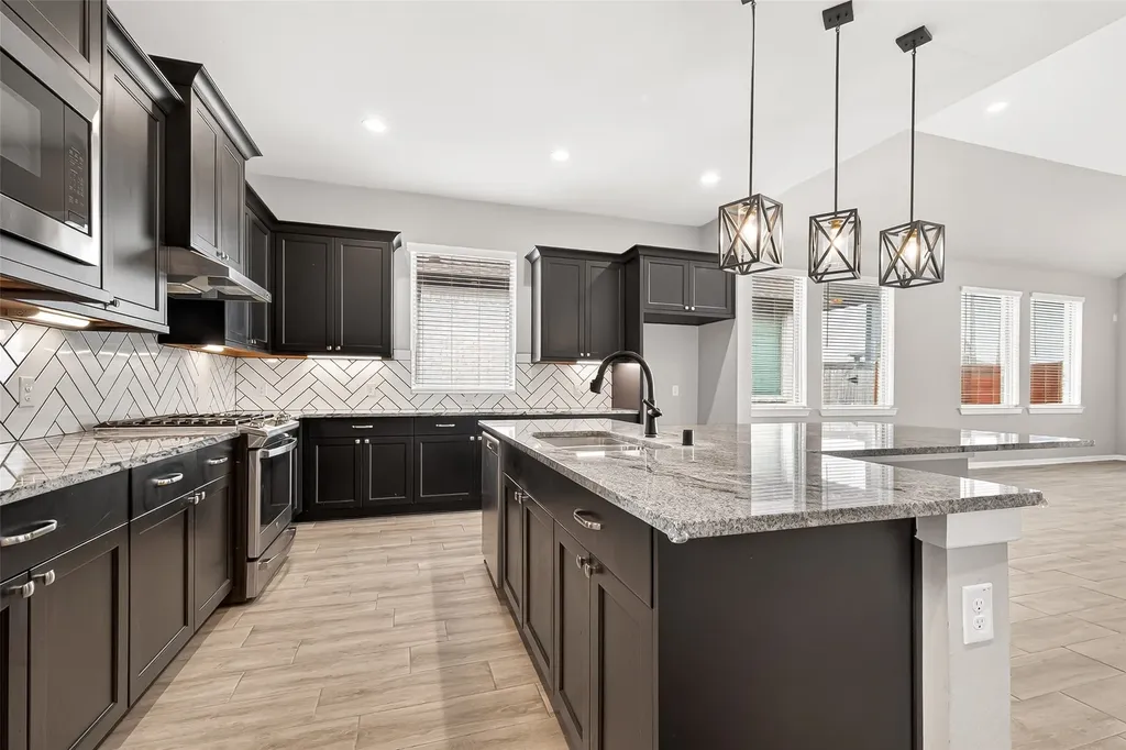 1923 Hickory Grove Lane Tomball TX 77375