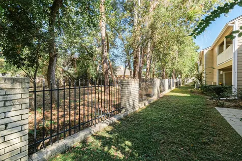 14911 Wunderlich Drive 2302 Houston TX 77069