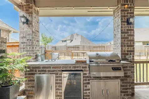 7810 Leighton Trail Pasadena TX 77505
