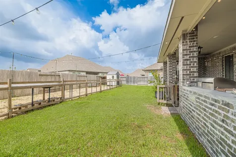 7810 Leighton Trail Pasadena TX 77505