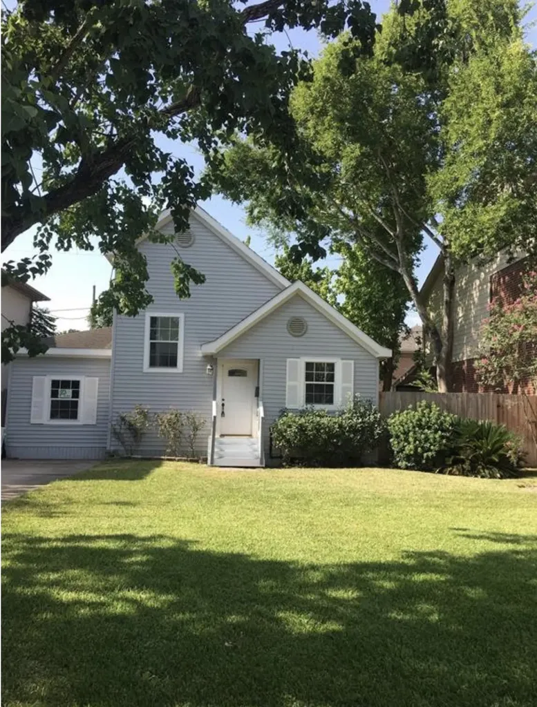 4416 Holt Street Bellaire TX 77401