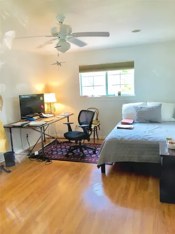 4416 Holt Street Bellaire TX 77401