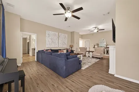 1936 Prairie Creek Drive Pearland TX 77581