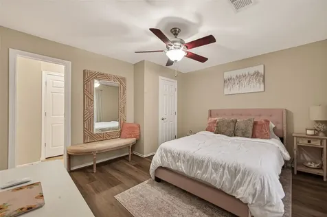 1936 Prairie Creek Drive Pearland TX 77581