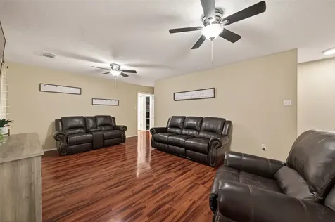 1936 Prairie Creek Drive Pearland TX 77581