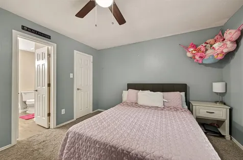1936 Prairie Creek Drive Pearland TX 77581