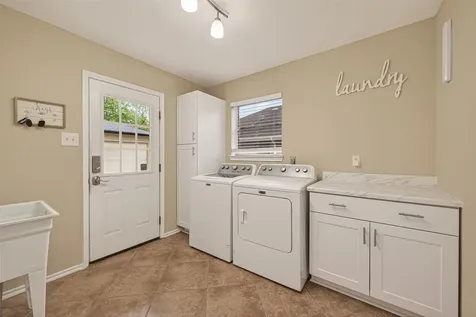 1936 Prairie Creek Drive Pearland TX 77581