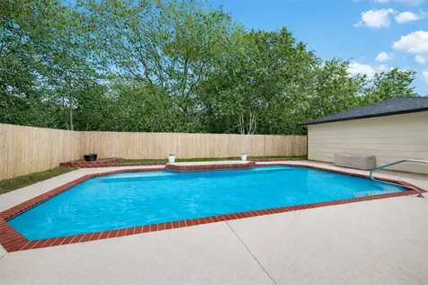 1936 Prairie Creek Drive Pearland TX 77581