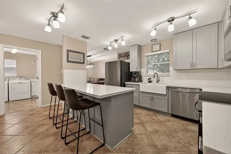 1936 Prairie Creek Drive Pearland TX 77581