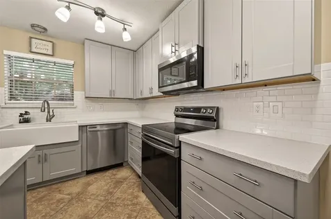 1936 Prairie Creek Drive Pearland TX 77581