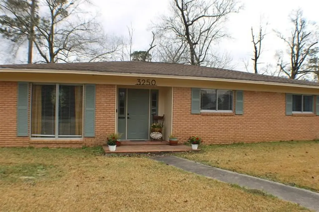 3250 Minglewood Drive Beaumont TX 77703