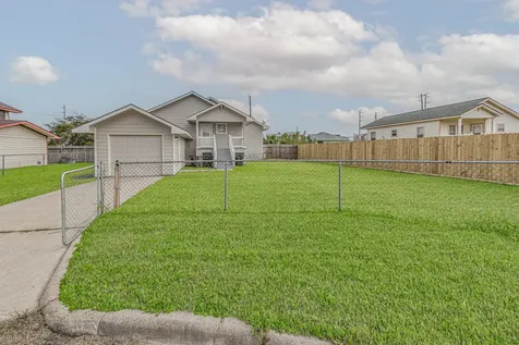 623 32nd Street Galveston TX 77550