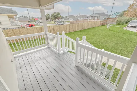 623 32nd Street Galveston TX 77550