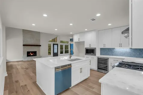 4 N Autumnwood Way The Woodlands TX 77380