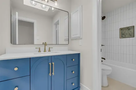 4 N Autumnwood Way The Woodlands TX 77380