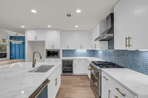 4 N Autumnwood Way The Woodlands TX 77380