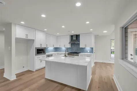 4 N Autumnwood Way The Woodlands TX 77380