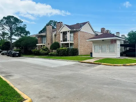 2800 Jeanetta Street 1702 Houston TX 77063