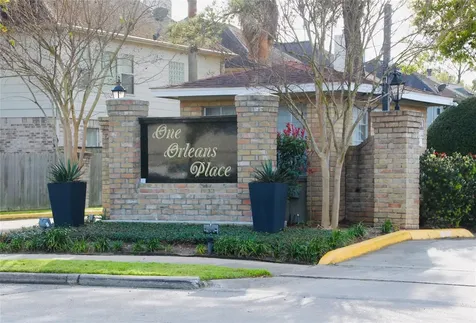 2800 Jeanetta Street 1702 Houston TX 77063