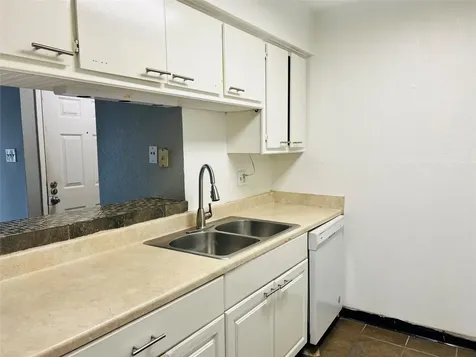 2800 Jeanetta Street 1702 Houston TX 77063