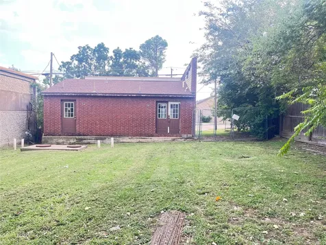 527 E Main Street Lewisville TX 75057