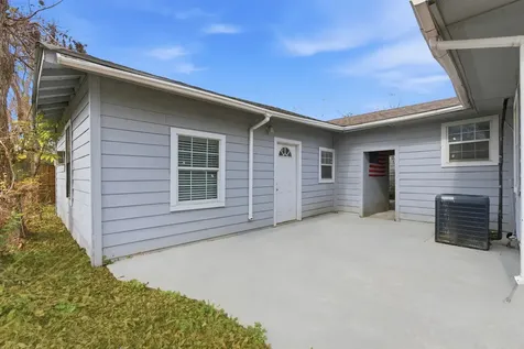 2411 Leffingwell Street Houston TX 77026