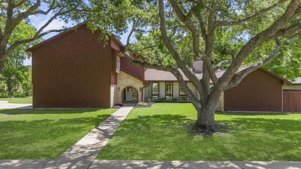 2011 Briar Lane Richmond TX 77469