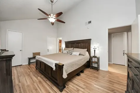 13984 Hollowgreen Drive 23 Houston TX 77082