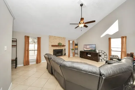 13984 Hollowgreen Drive 23 Houston TX 77082