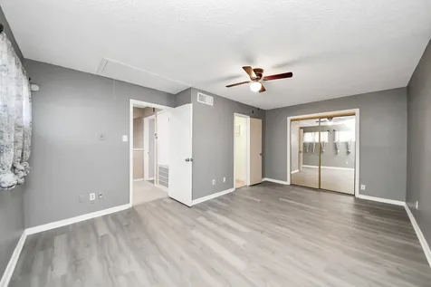13984 Hollowgreen Drive 23 Houston TX 77082