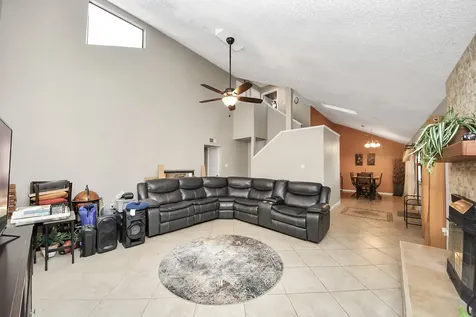 13984 Hollowgreen Drive 23 Houston TX 77082