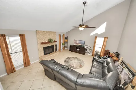 13984 Hollowgreen Drive 23 Houston TX 77082