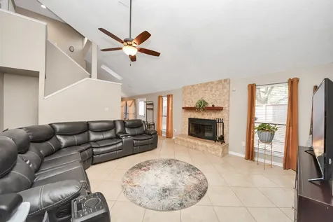 13984 Hollowgreen Drive 23 Houston TX 77082