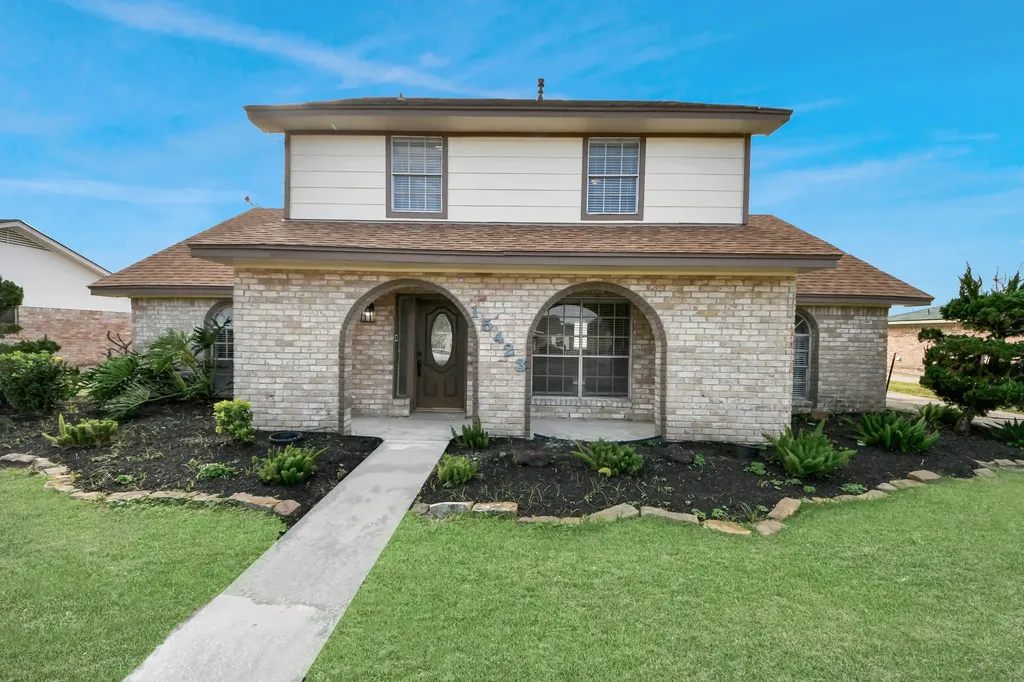 15423 Ridingwood Drive Houston TX 77489