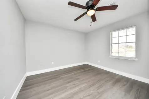15423 Ridingwood Drive Houston TX 77489