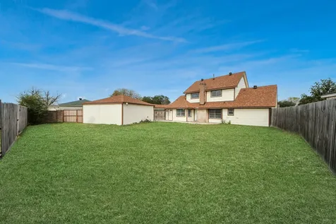 15423 Ridingwood Drive Houston TX 77489