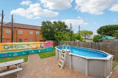 1022 Avenue L Galveston TX 77550