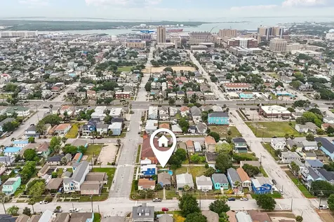 1022 Avenue L Galveston TX 77550