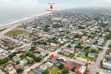 1022 Avenue L Galveston TX 77550