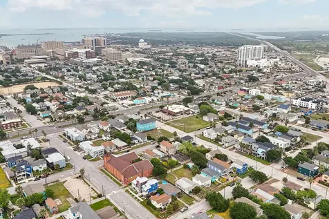 1022 Avenue L Galveston TX 77550
