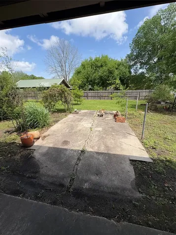 805 Beauty Street Dayton TX 77535