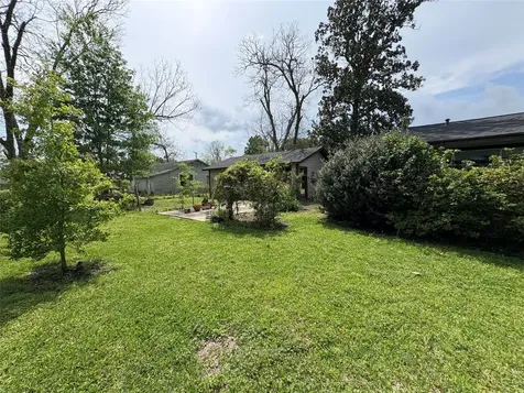 805 Beauty Street Dayton TX 77535