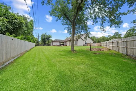 210 Southwood Circle Baytown TX 77520