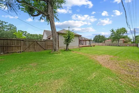 210 Southwood Circle Baytown TX 77520