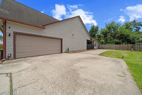 210 Southwood Circle Baytown TX 77520