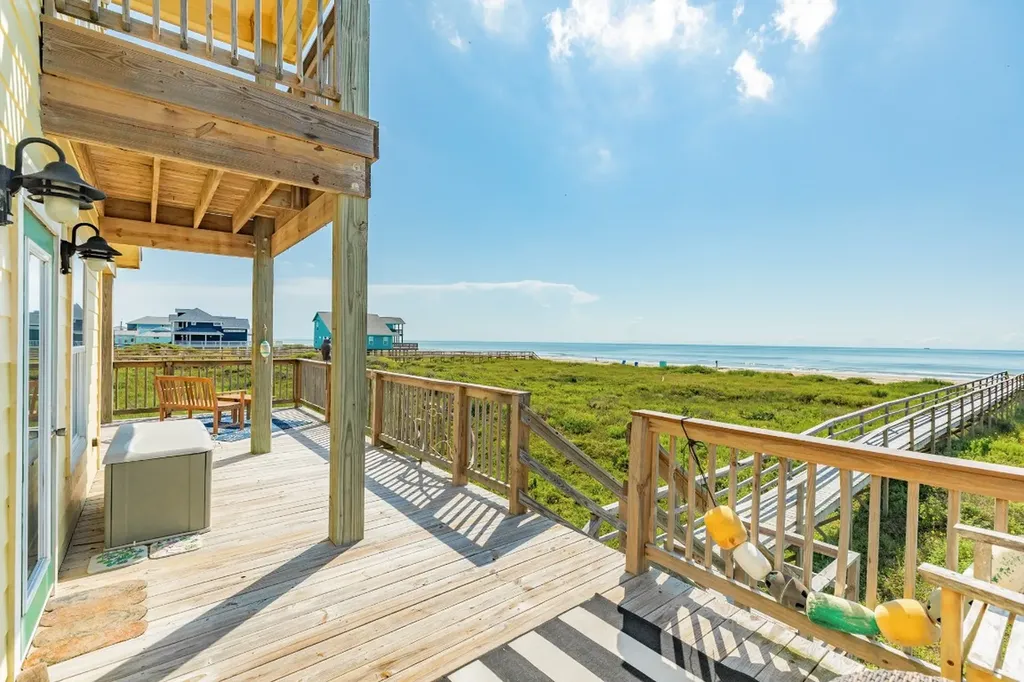 2032 Blue Water Highway Cr257 Surfside Beach TX 77541