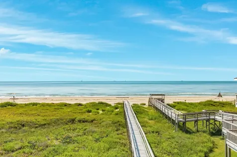 2032 Blue Water Highway Cr257 Surfside Beach TX 77541