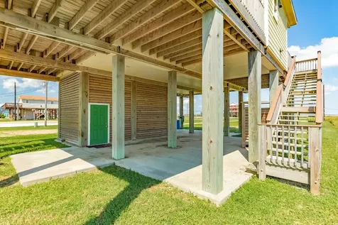 2032 Blue Water Highway Cr257 Surfside Beach TX 77541