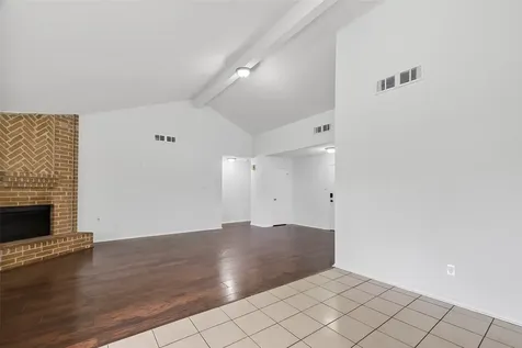 1122 Woodbridge Avenue Pearland TX 77584