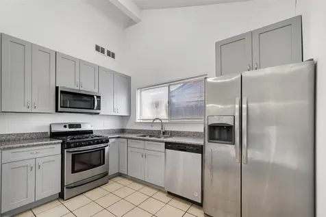1122 Woodbridge Avenue Pearland TX 77584